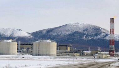 Mitsui, Mitsubishi to keep stakes in Russia Sakhalin 2 energy project