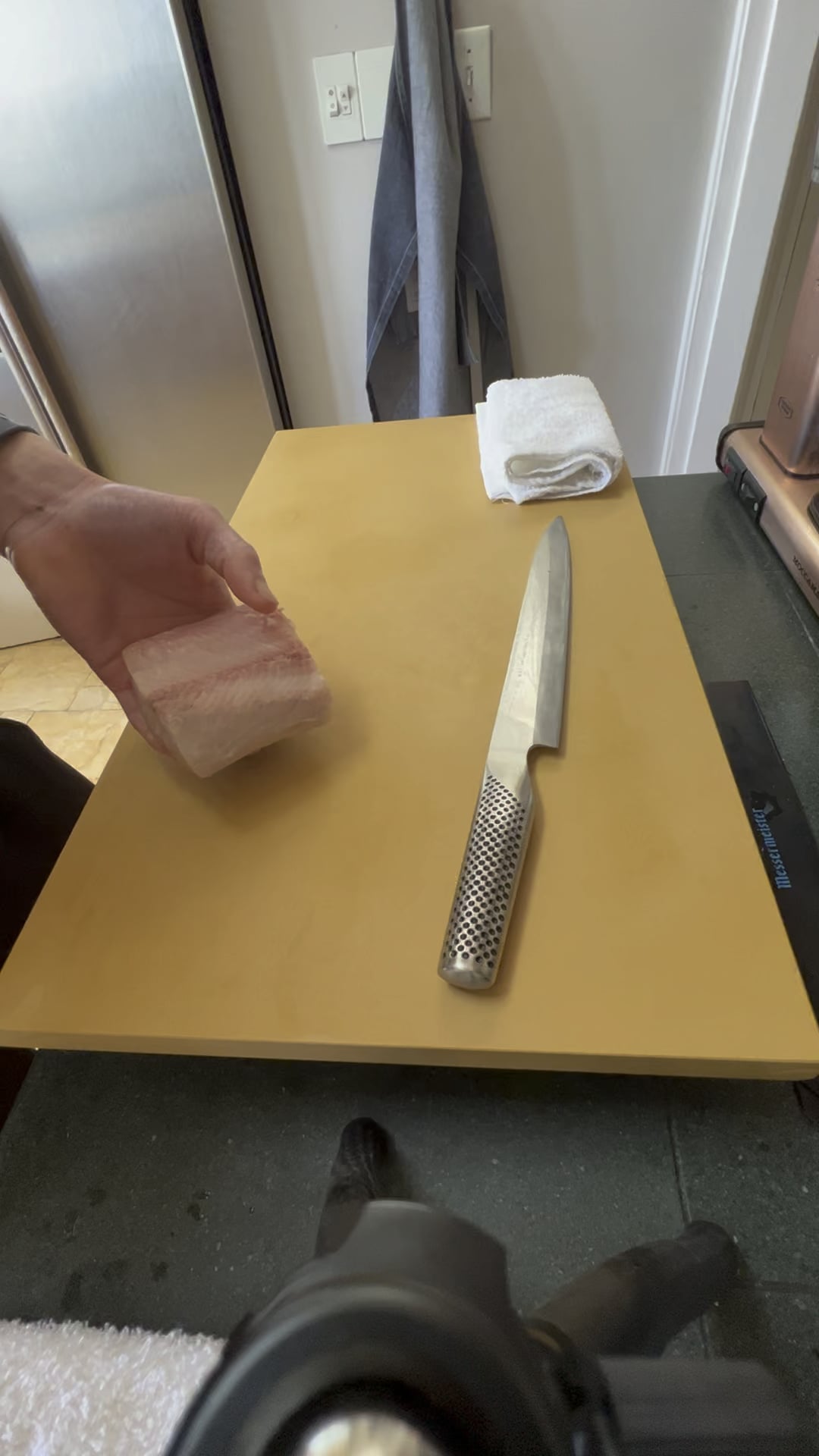 Sushi chefs of reddit! Am I slicing this hamachi the correct way? To