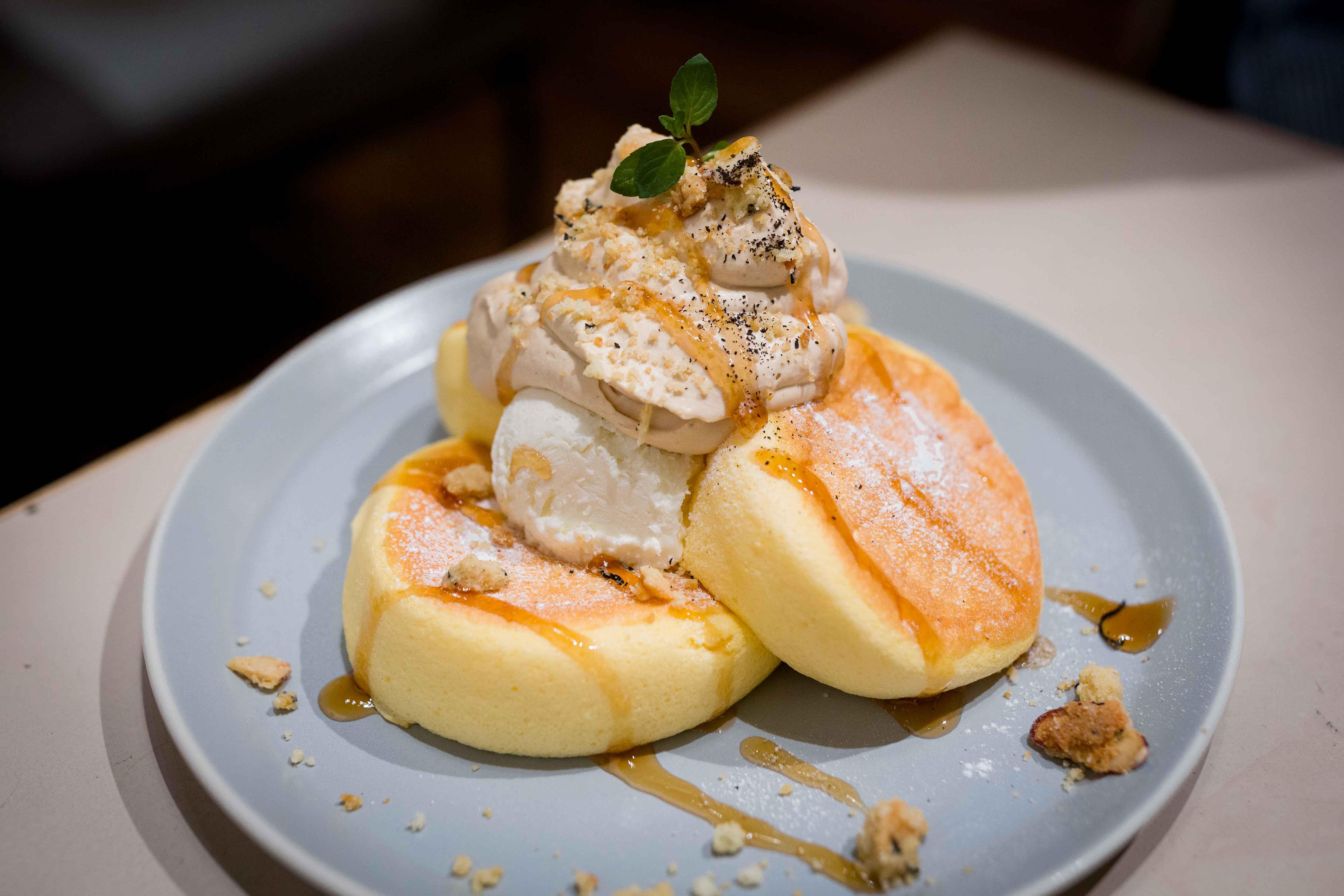 Royal Milk Tea Soufflé Pancakes from Flipper’s in Shibuya Lonely Japan