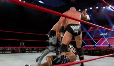 [ROH Death Before Dishonor spoilers] - He doesn't have a neck!