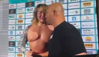 Tanahashi gets so upset by EVIL that he can make a hissing noise !