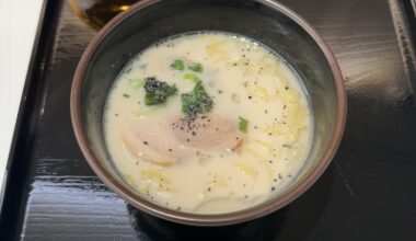 Tonkotsu ramen at the ANA lounge