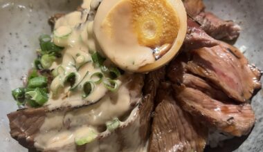 Juicy steak bowl