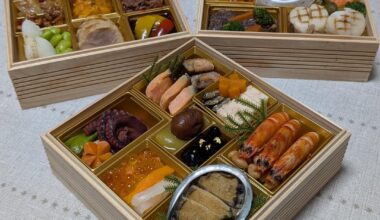 I ate Osechi three-tiered food box for New Year's celebrations