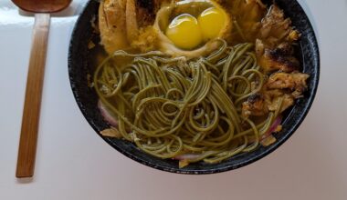 soba no ue de tamago o waru