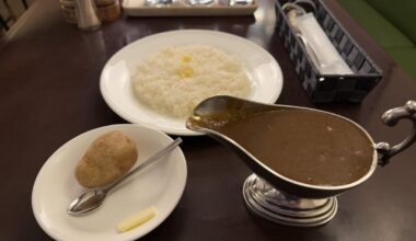 Some better photos of one of my favourite Oufuu curry (“European style”)curry: Petit Feu a la Campagne in Tokyo