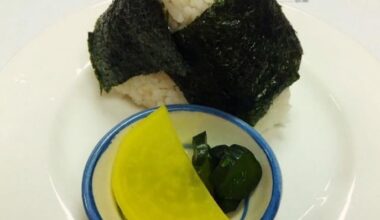 Umeboshi Onigiri