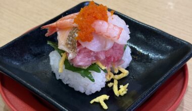 Sushiro tempura squid was delicious. Tender and crispy topped with some Amadare (sweet eel sauce)