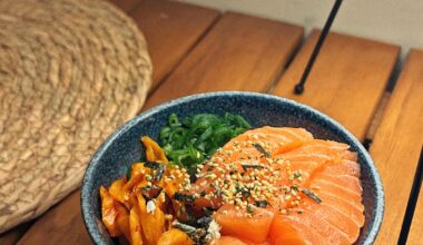 Salmon rice bowl 🥰