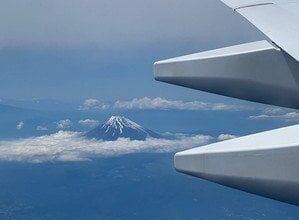 Just put this japanese house music playlist on spotify, enjoy!