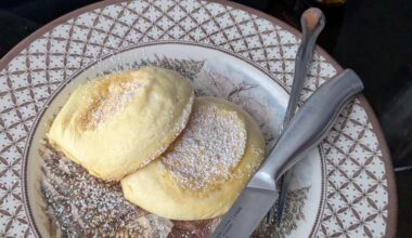 I made my first attempt at Japanese souffle pancakes for a New Years Day breakfast! (Sorry for the trash photo, I'll never be an influencer 😅)