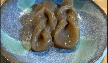 It's a common ingredient in Japanese cuisine, has a jelly-like texture, and it's called Konjac.