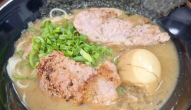 We were supposed to visit a Japanese restaurant today, but sadly Missus got sick. Doesn't matter though, I cooked a homemade Lamen to cheer her up