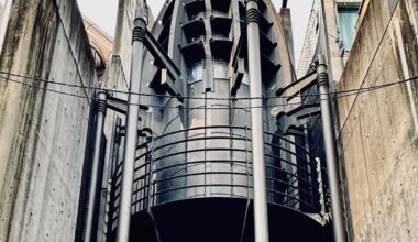 Why are there sci-fi buildings in Gion?