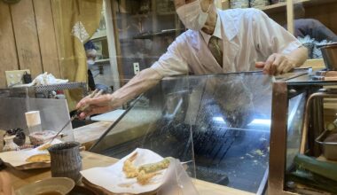 Isao Kanemasa opened Tempura Miyakawa in 1969 near Nezu Museum in Minato Minamioyana District of Tokyo (soup and tempura only)