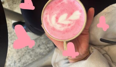 Pink macha vanılın latte