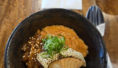 Triple salmon don - YUM!
