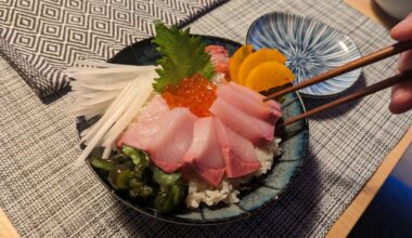 Chirashi bowl with amberjack and yellowtail