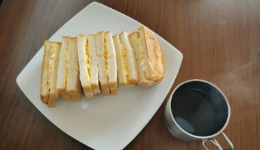 Egg sandwich and Cheap coffee