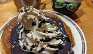 What did I order at Komaeda Coffee? Texture of a croissant not a pancake