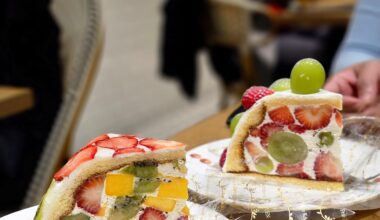 Cakes with fruits are top-tier