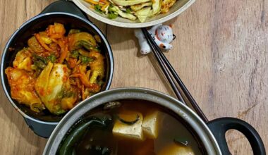 got flamed last time for the way i make my miso soups (i make it more hearty by turning it into miso ramen) (i’m literally ethnically japanese)