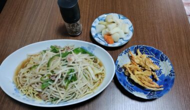 Ankake-yakisoba, Kakiage, Pickles set meal for dinner.