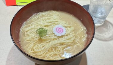 Went to a sushi course… Ramen with soccer cards? Sounds weird, but they had a legit use. Can you figure it out?