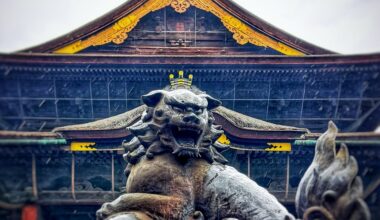 Rainy day scene at Zenkoji Temple, Nagano