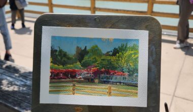 Our painting group went out today to paint at the Nagaoka Tenmangu Shrine where the Azaleas were in bloom.