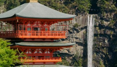 Nachi Waterfall 那智の滝 and Seiganto-ji 那智山 青岸渡寺