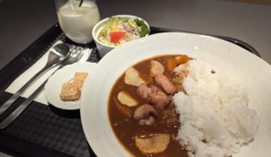 Kaiji (JMSDF) Curry and matcha tea for lunch today