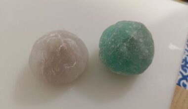 I tried making mochi with rice starch (not traditional)