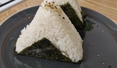 Made salmon onigiri 🍙