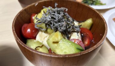 Shio kombu on tofu salad.
