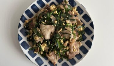 ニラ豚玉のスタミナ炒め (garlic chives, pork belly, and scrambled egg stamina stir fry)