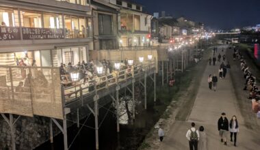 The riverside terrace dining has started in🇯🇵Kyoto. Summer is coming soon.