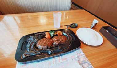 "Genkotsu Hamburger Steak" from "Sawayaka," a hamburger steak restaurant only available in Shizuoka Prefecture

A restaurant that safely serves rare hamburger steaks, which are very rare in Japan