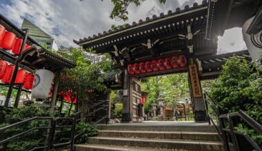 Walkography - Toyokawa Inari Shrine (Asakasa Tokyo)