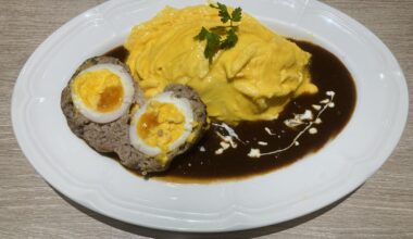 Cheese Egg Garden had the fluffiest omurice I've ever eaten
