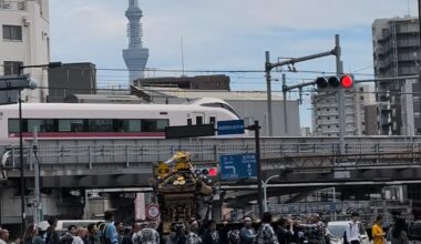 I ran into a festival in Minami-Senju and it made for an incredibly Japanese sight