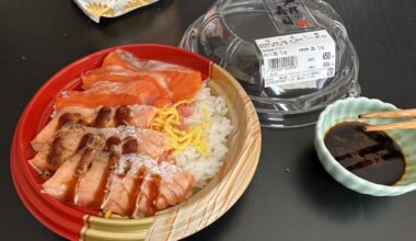 Some Kaisendon for lunch from the grocery store