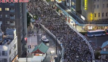 Crowds last night in Asakusa for the Sumida fireworks