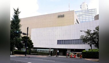 NHK in serious revenue loss, says it will maintain quality and quantity of programs... One-quarter of production costs are labor costs
