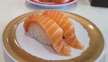 Salmon Sushi 🍣🥢