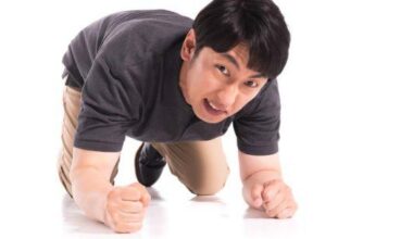 Kuwana City officially outlaws making staff get down on all fours to apologize