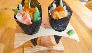 Have you ever tried temaki sushi? 🍣