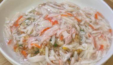 Ankake chahan (fried rice with thickened crab sauce)