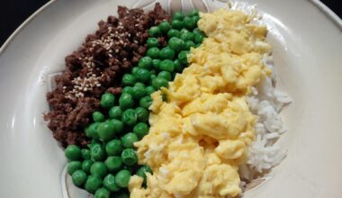 Soboro/Sanshoku Don -- an easy 20-minute meal