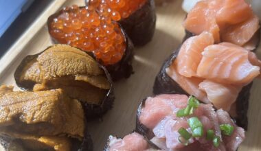 [homemade]Sushi by me vs Kaisen don by my partner